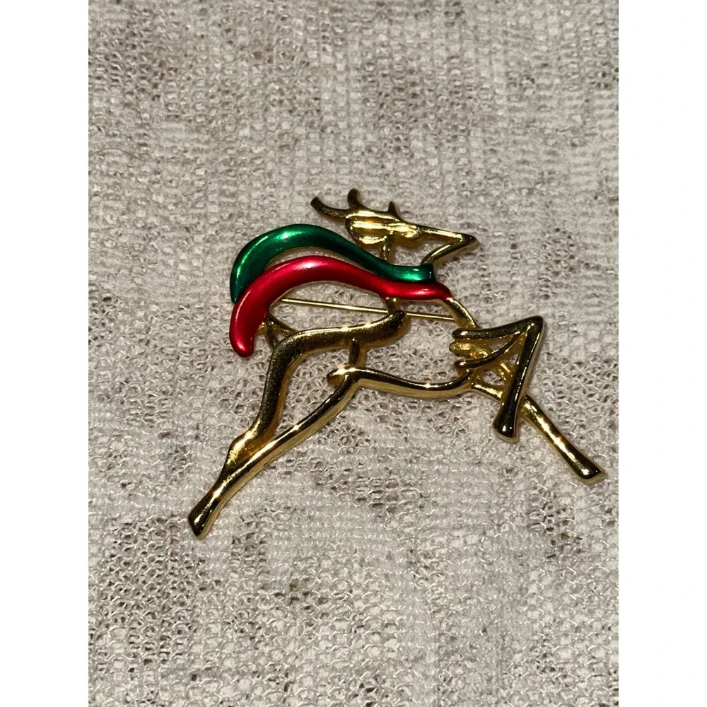Gold Tone Reindeer Brooch Red Green Enamel Christmas‎ Holiday Pin Women